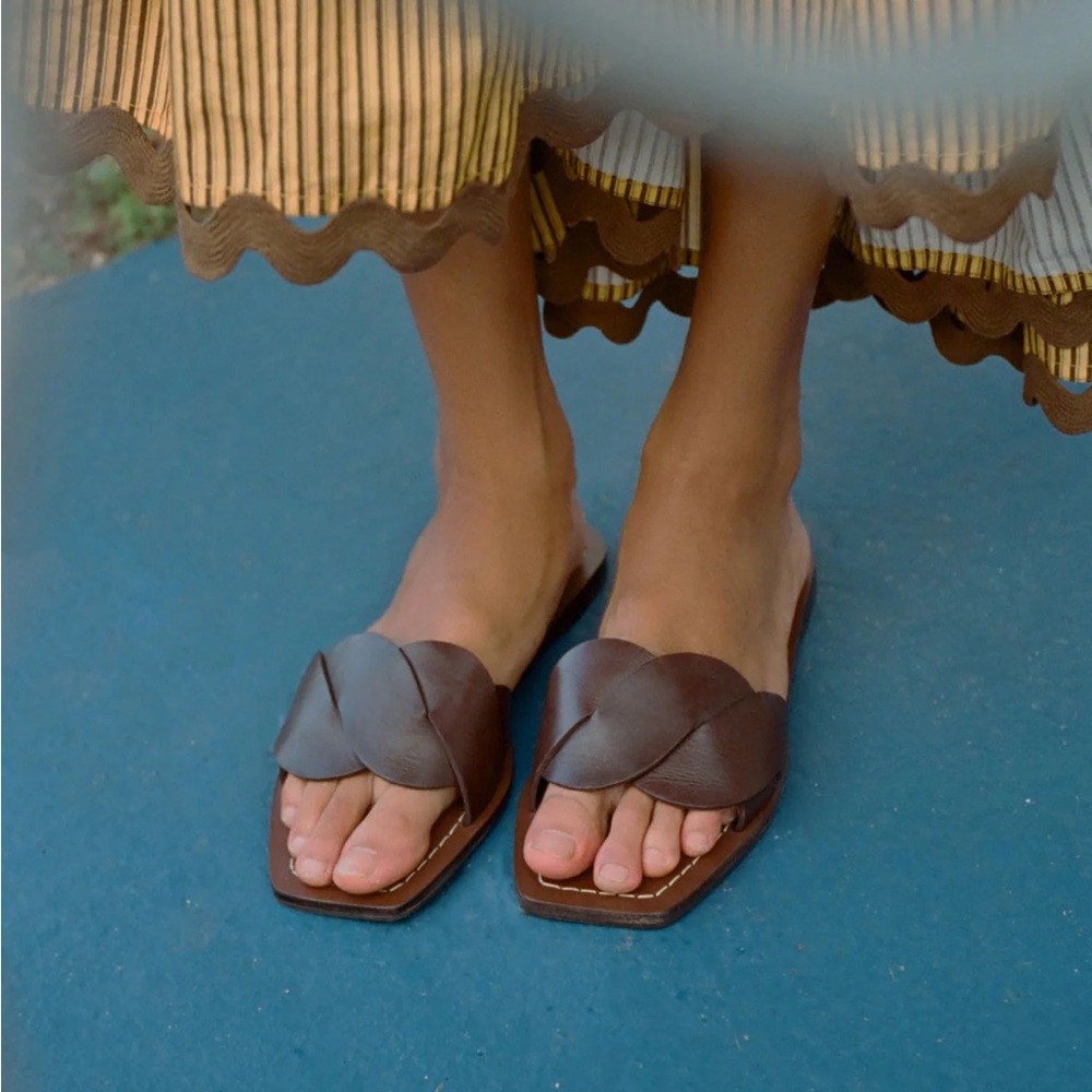 Loeffler Randall Leather Willajo Espresso Wavy Pieced Sandals